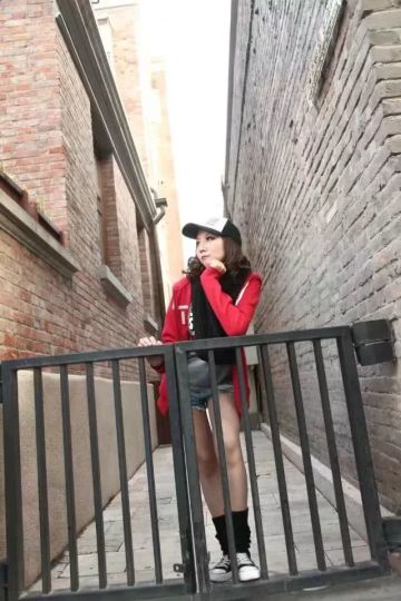 红警女军官档案 | 摩登时尚的红衣女郎“小淼”