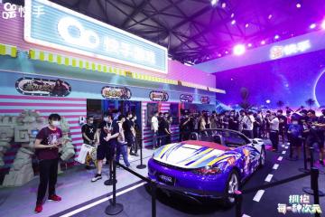 CJ上的《一起来飞车2》 “跑车+美女+人气主播”引爆玩家热情