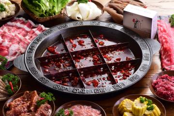 新环游站重庆开启了，火锅美女我来啦！