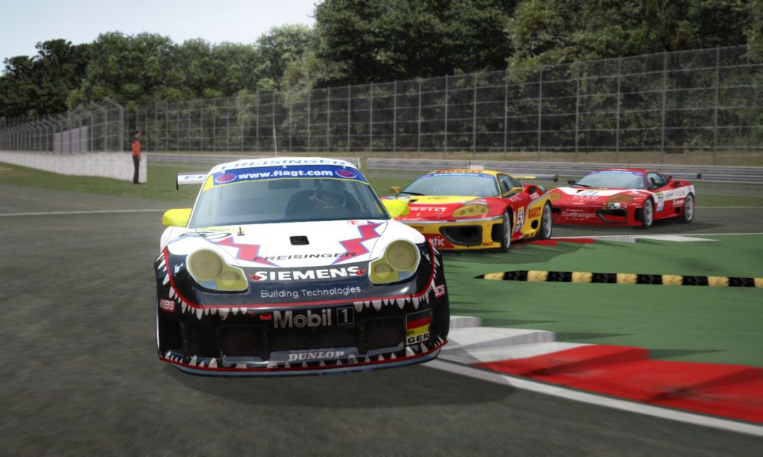 GTR - FIA GT Racing Game游戏截图