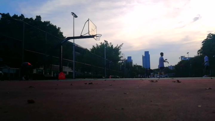 夏天的第一场球截图
