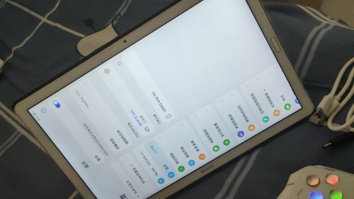 这手柄是白买了。检测不到啊。截图