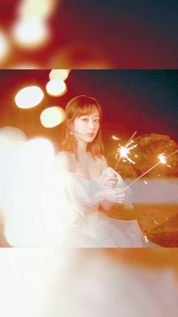 想要把拥有的一切美好的东西都当做礼物送给你@杨紫#杨紫1106截图