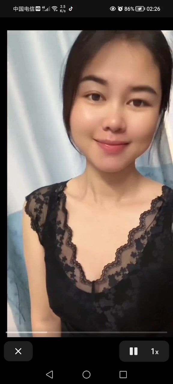这个美女的颜值还不错嘛真的太漂亮了😍截图