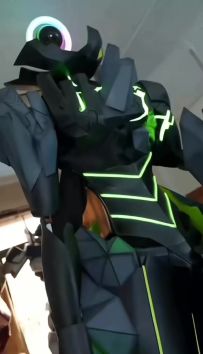 博主在玩一种很新的cos。《风韵犹存》