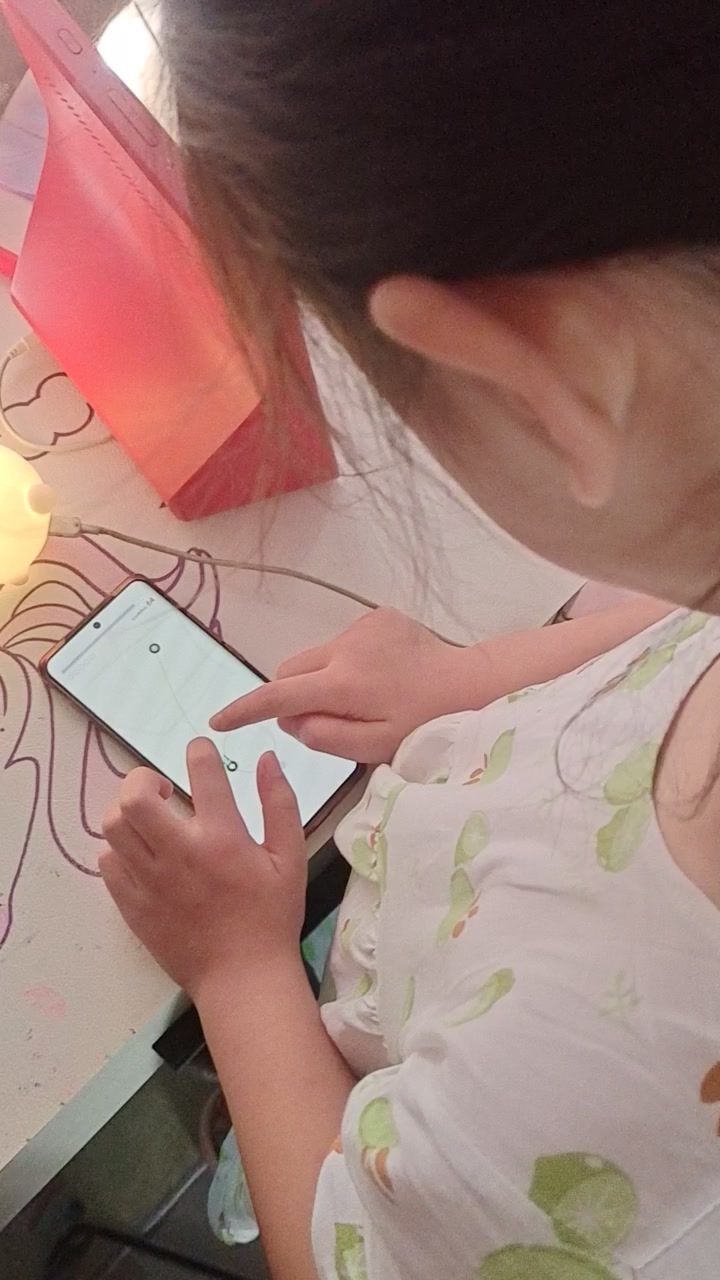给大家看看我妹打音游截图