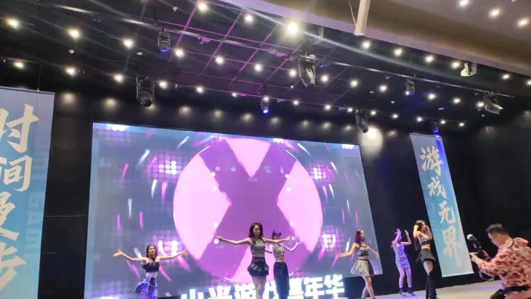 video-4484071