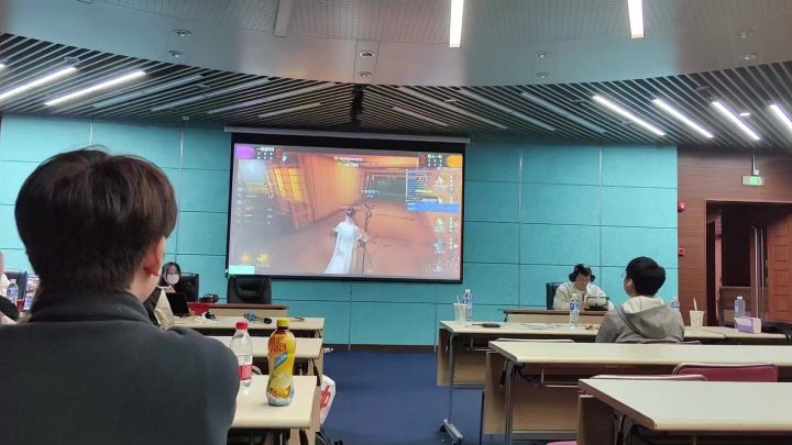 究竟是什么操作使第五人格上理杯线下观众“啊”声一片?截图
