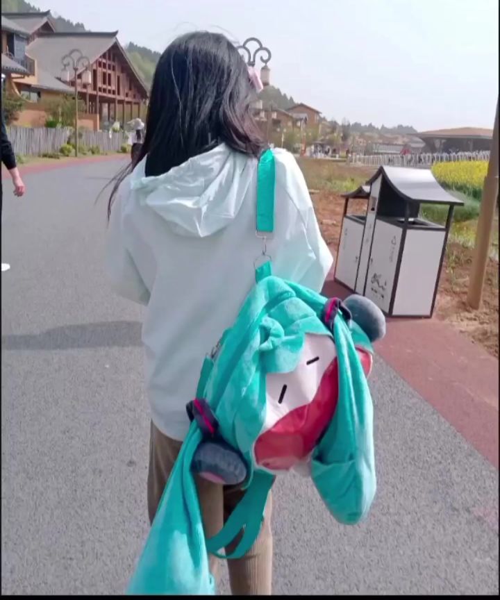 你一直以为天衣无缝的谎话 其实是我的心甘情愿截图