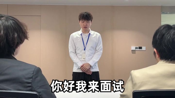 暴打彩色深渊柱，毒奶粉手游新版本，谁还没有无形装备？截图