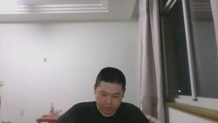 神坡农二晚上正在直播不料父亲突然进来把农二教育了一下原因竟是截图