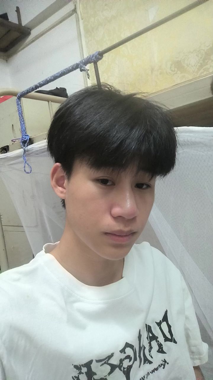 希望18岁的生日有知己朋友在身旁陪伴过这个成人生日截图