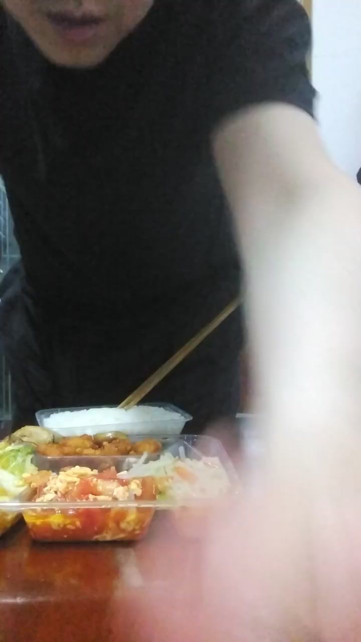 神坡农二的美食之旅今天晚饭吃盒饭萝卜土豆丝香甜排骨番茄鸡蛋截图