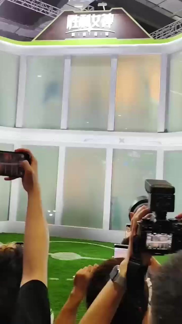 求一个抽卡机的内部视角截图