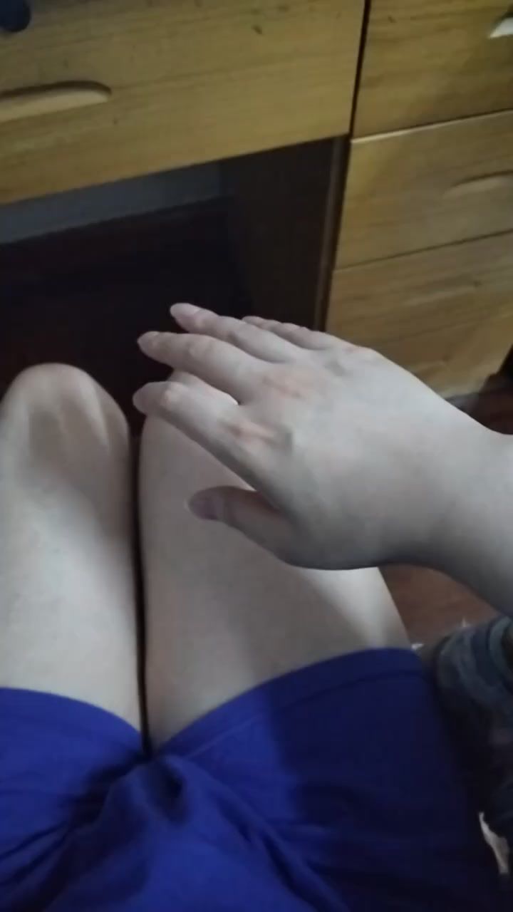 神坡农二的美腿和白手欣赏可爱的男孩子全身都好白像王子一样帅气截图