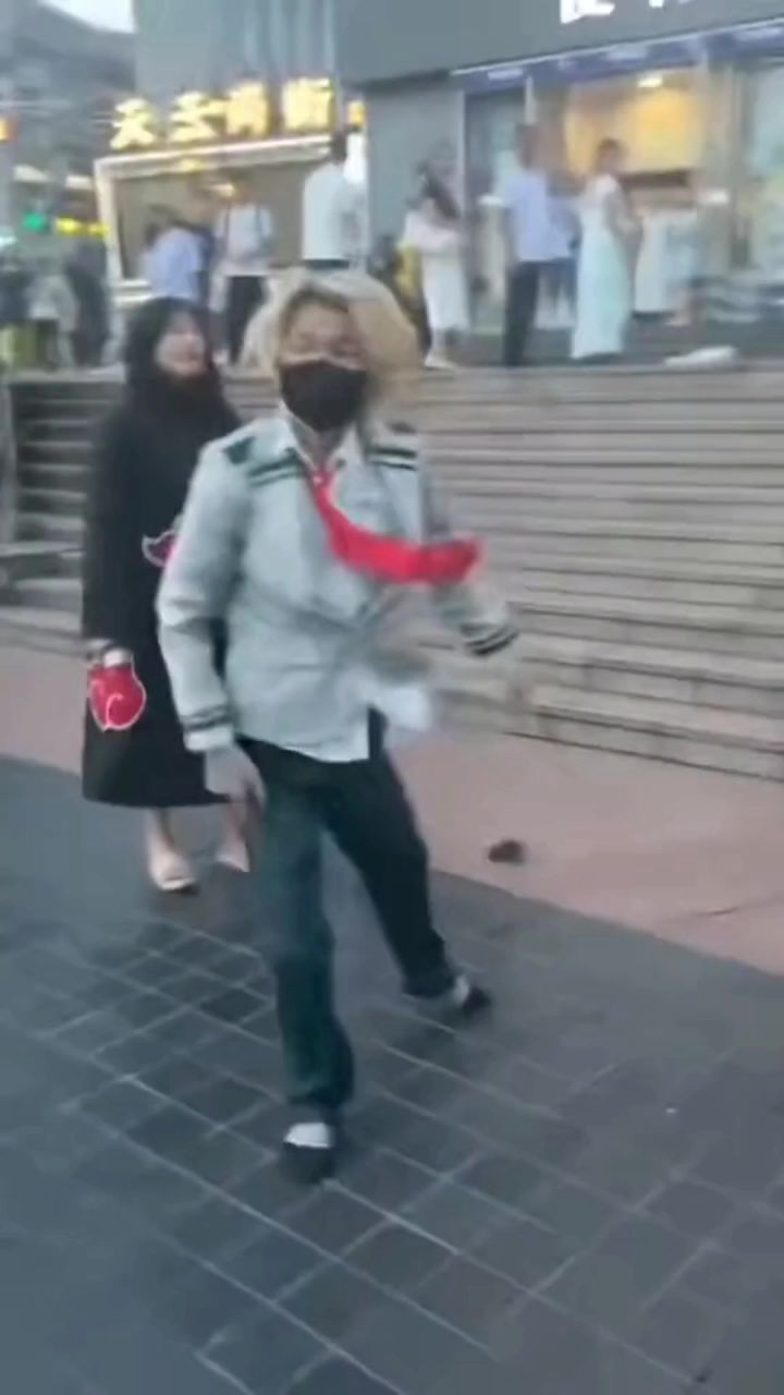 柜子跳街舞这一块截图