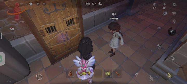 我不行了,他被蜘蛛咬傻了,还拿小鸡抠屁股截图