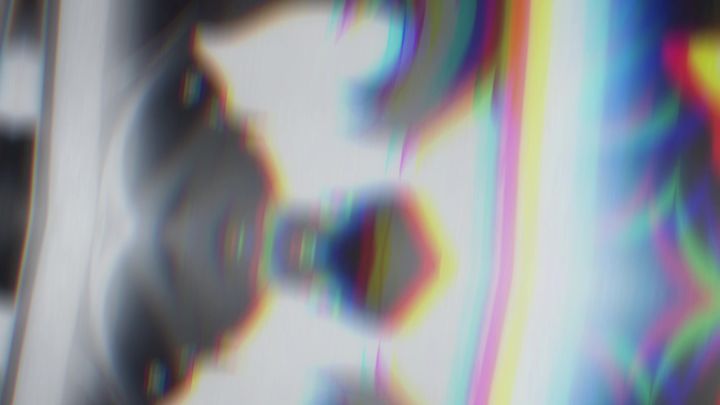 我梦见一片焦土，一株破土而生的新蕊截图