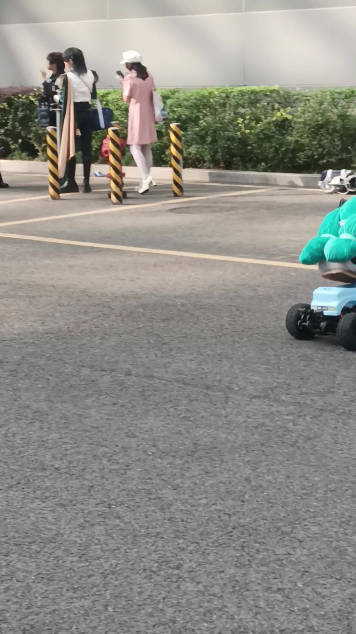 逛漫展的车神miku！截图