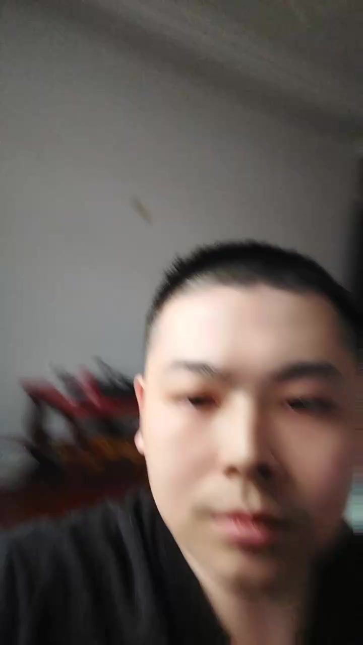 神坡农二帅气露脸展示颜值洁白肌肤帅哥啊有点像火影忍者漩涡鸣人截图