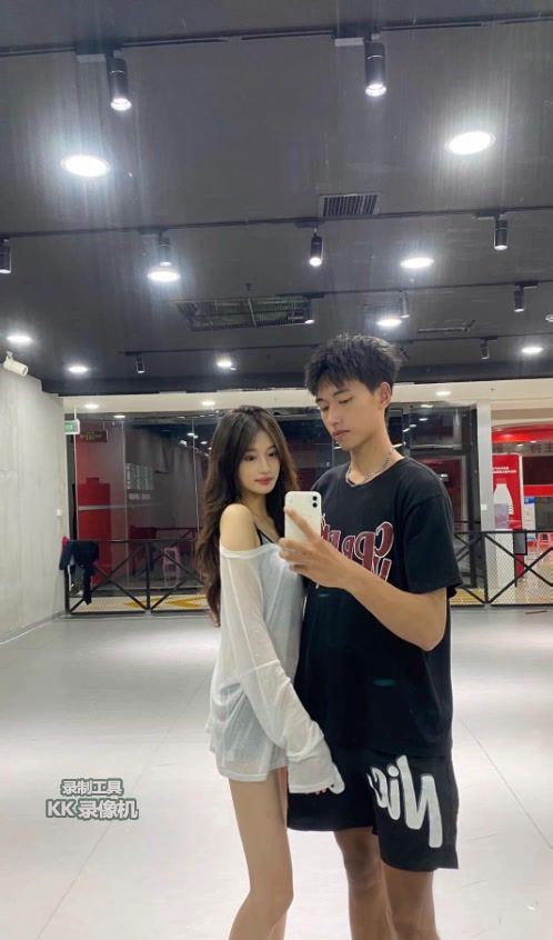 好看的情侣合影帅哥美女高个子男生与女生合照好好看啊情侣图片截图