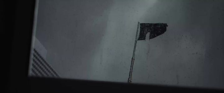 雨夜 高架桥 迈巴赫截图