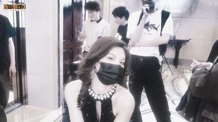 “你也被可欣的回眸一下迷倒了吧~”截图
