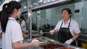 同学你玩什么英雄啊