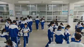 同学你打王者喜欢玩什么英雄啊