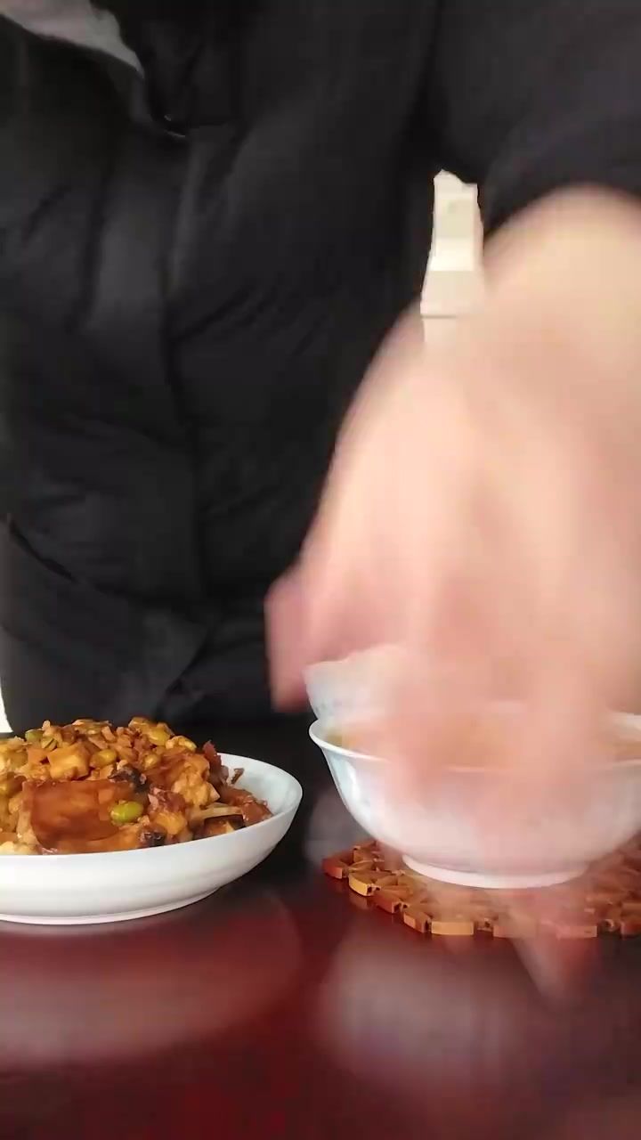 神坡农二美食大片今天午餐吃红烧大鱼和番茄蛋汤美食生活之旅截图