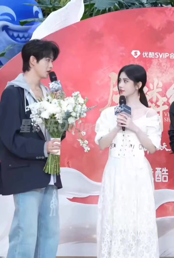 鞠婧祎月鳞绮纪播了截图