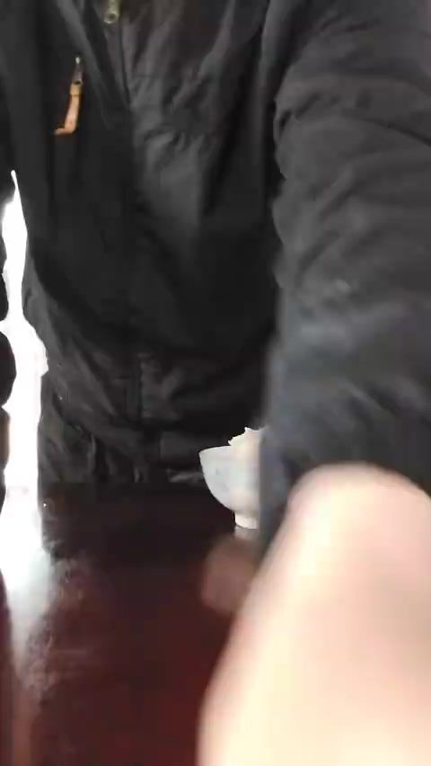 33岁大叔神坡农二午餐吃火锅了今天外面下雨了台风来了啊豆芽菜截图