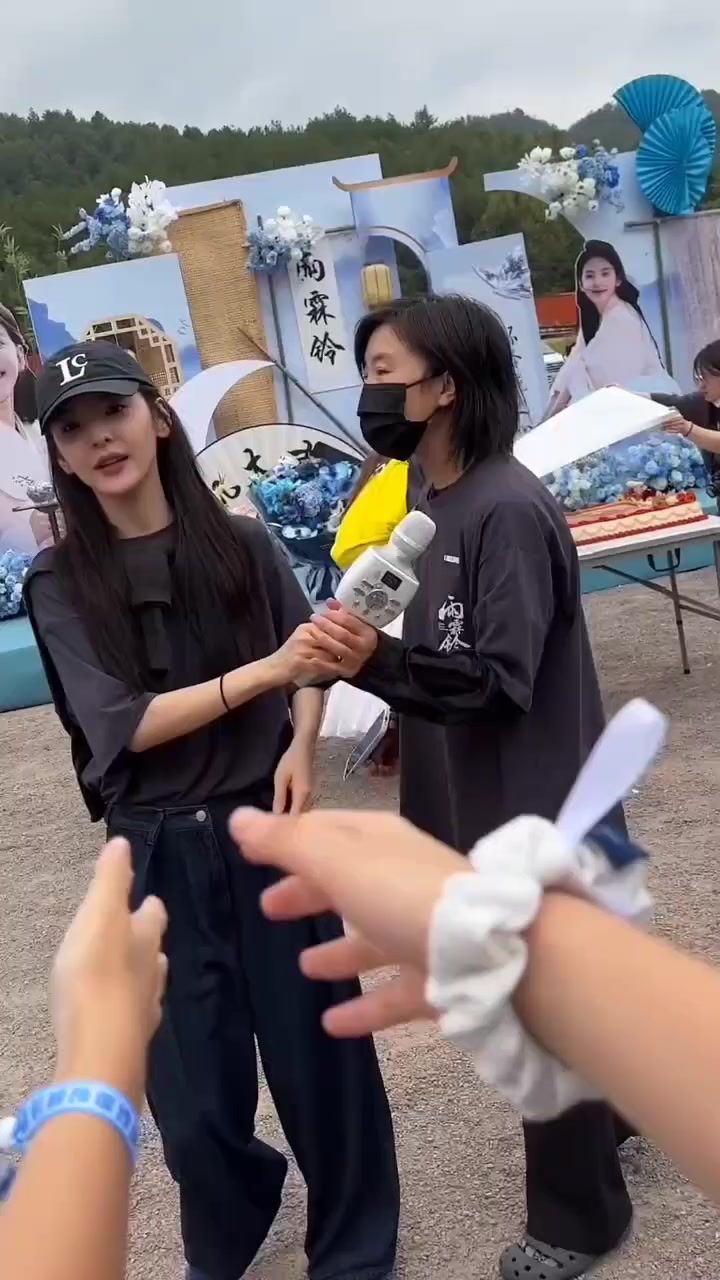 于甘霖杀青截图