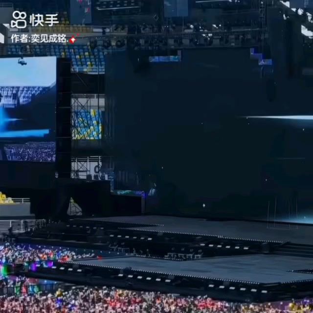 陈浚铭邪魅的笑截图