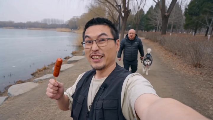 策划臭达达还自拍别挡道给你的见鬼去吧哈哈搞笑AI无敌的截图