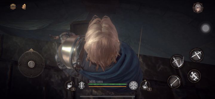 上不去电梯顶这是bug？截图