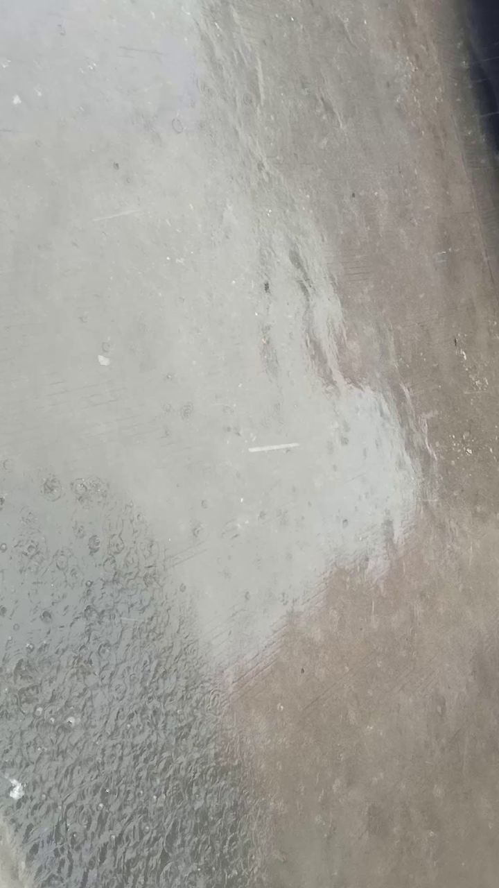 骑单车出门,然后就遇到大雨截图