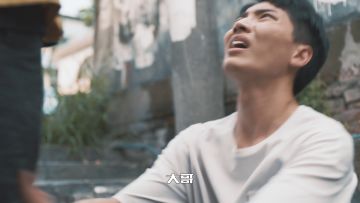 惊！两位大汉光天化日之下竟做出如此行为？！！