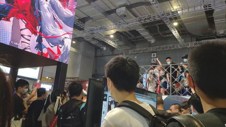 现场博士们一直在喊我们联合,再配上在放音律联觉的BGM,太燃了截图