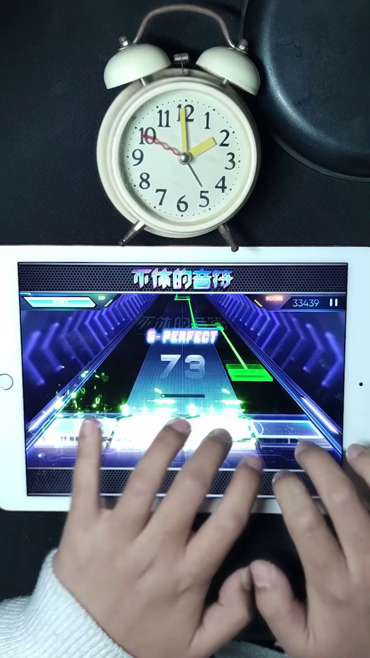 手都看不清了，这个自制谱《换手暗流》太猛了截图