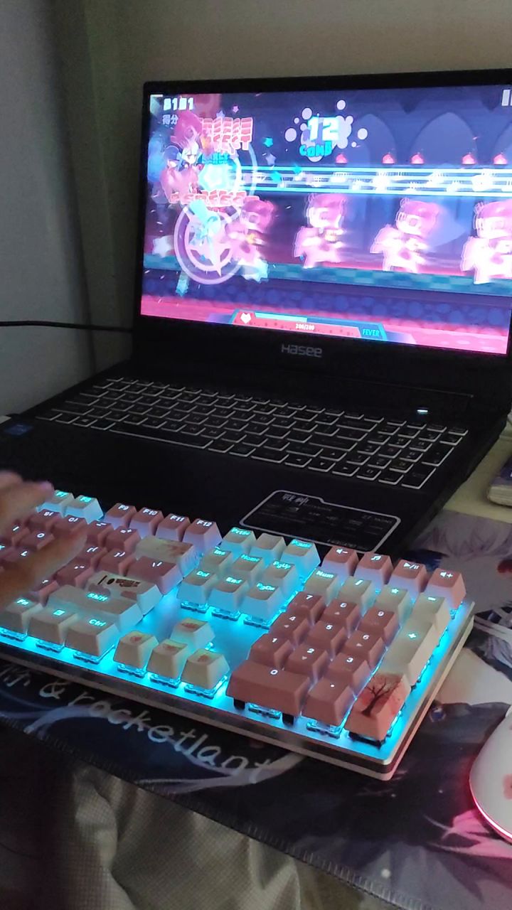 这个人菜不菜?截图