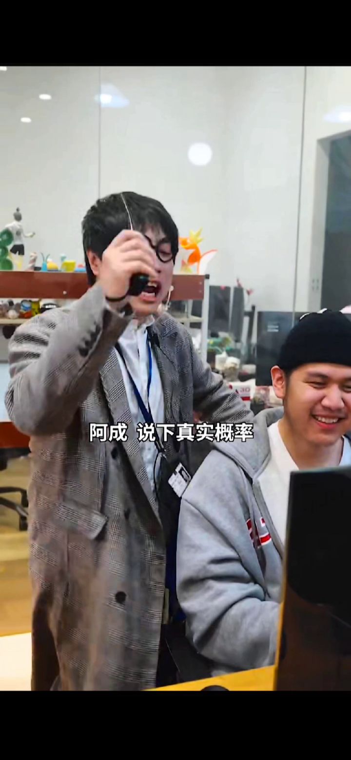 当你抽卡时游戏商家的态度截图
