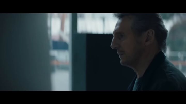 电影《特工本色（Blacklight）》正式预告截图