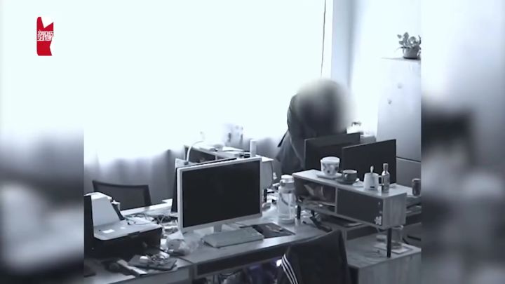 【3DM游戏网】老板将公司电脑键盘做手脚截图