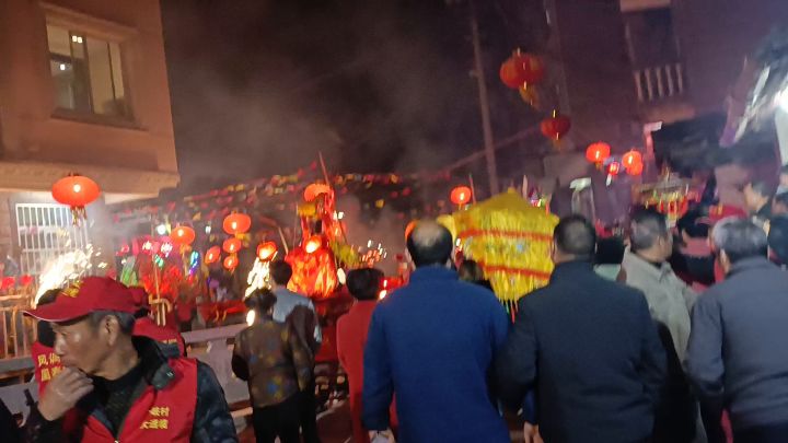 兄弟们，你们元宵都在干啥呢截图