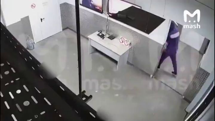 因为销赃时卖得太便宜,三名俄罗斯男子盗窃20张显卡后被捕截图