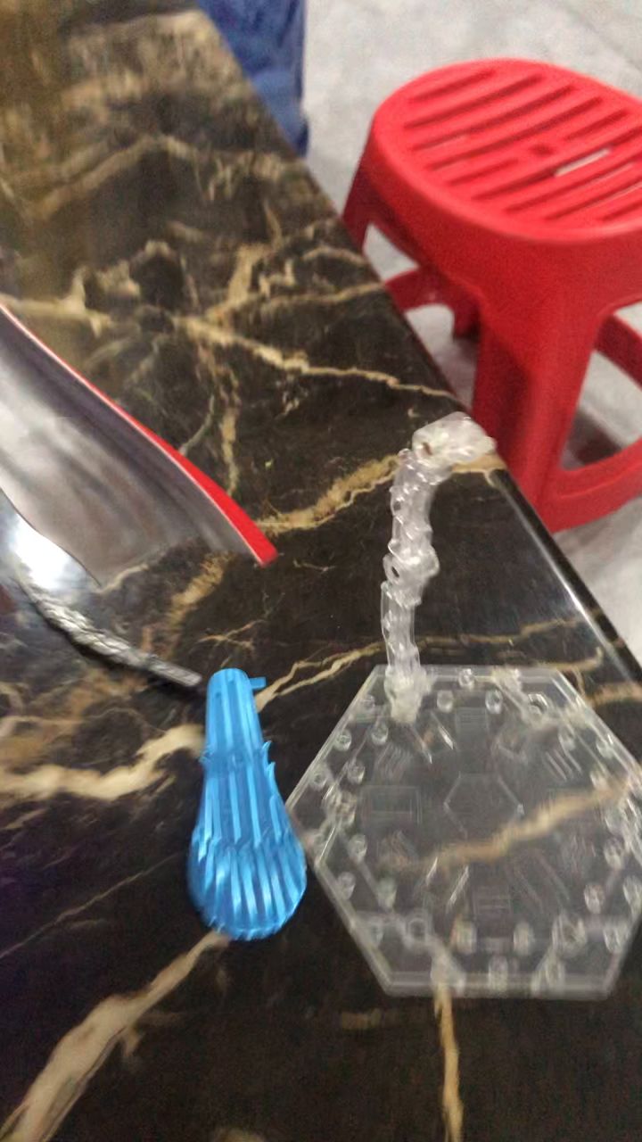求你们科普一下¥120能买这么点东西大家注意一下哦有官方贴纸这让我很意外截图