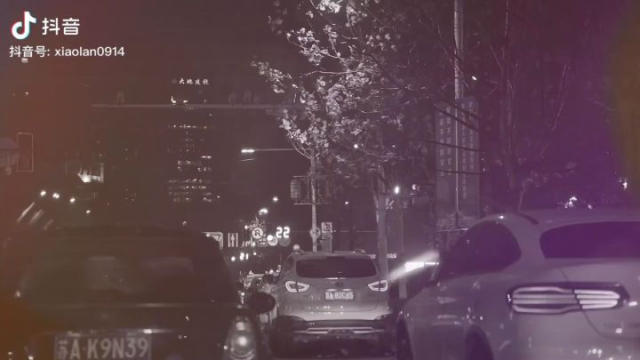 下雨了我一点不开心却有点想他截图