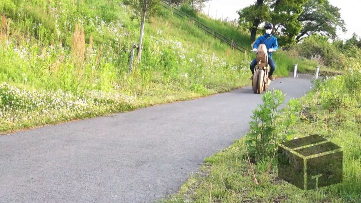 用硬纸板做的《塞尔达传说:旷野之息》大师摩托涂装截图