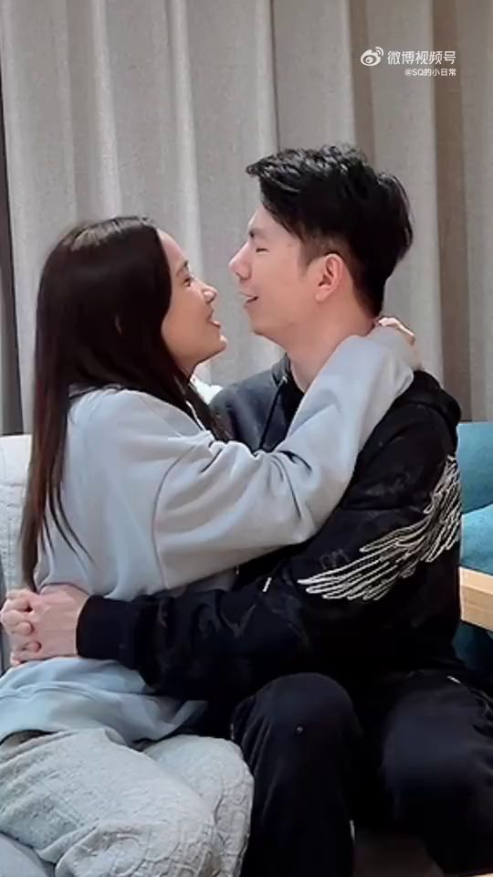 给男友准备惊喜，我连身子都扭起来了，他却这样对我？？？截图